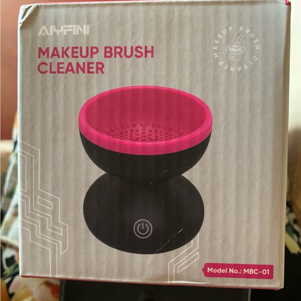 NIB, Makeup Brush Cleaner, USB, Aiyfini